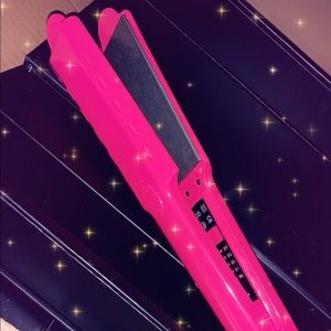 PROFESSIONAL Titanium Flat Iron